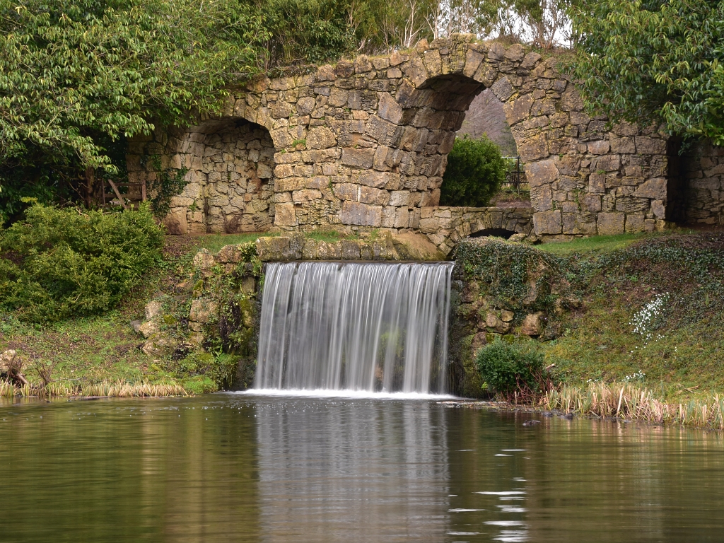 The Cascade and Artificial Ruins in Stowe Gardens © essentially-england.com