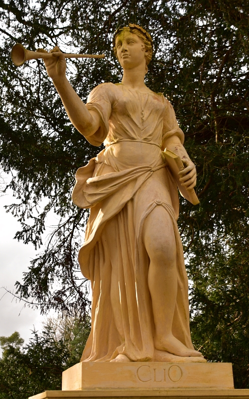 Clio Statue Beside the Doric Arch in Stowe Gardens © essentially-england.com