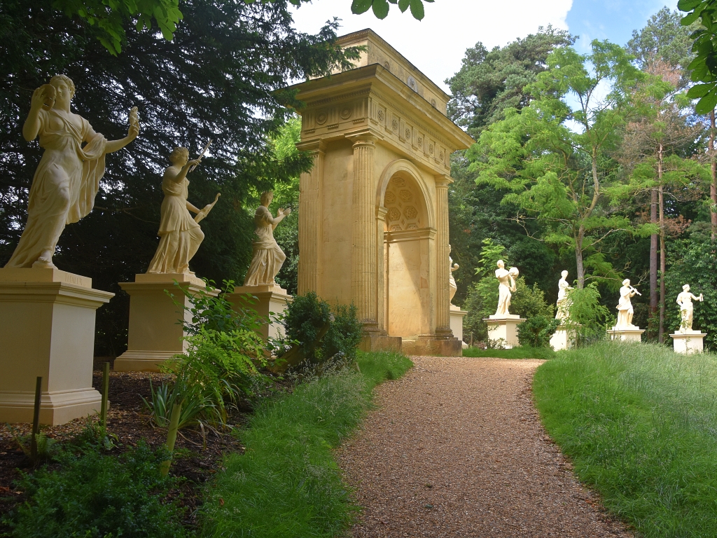 The Doric Arch in Stowe Gardens © essentially-england.com