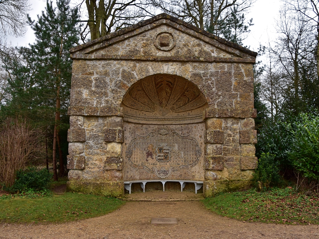 The Pebble Alcove in Stowe Gardens © essentially-england.com