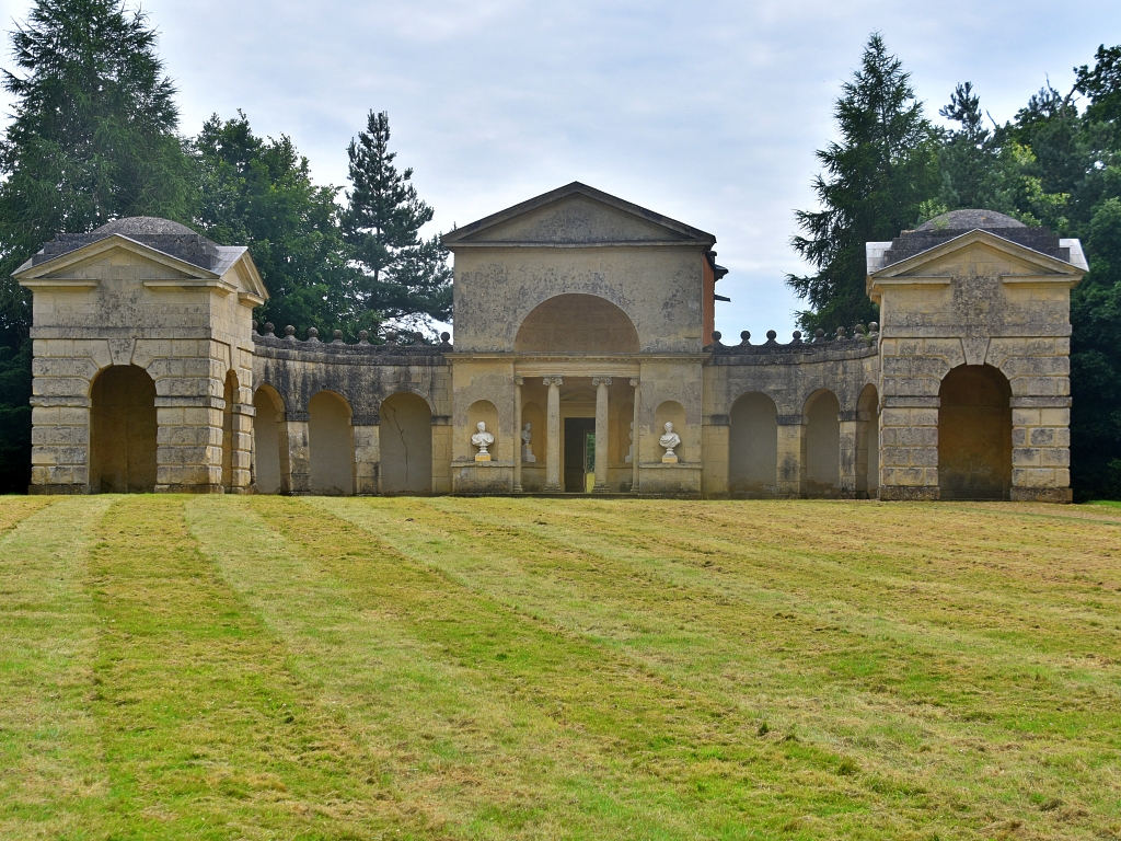 The Temple of Venus in Stowe Gardens © essentially-england.com