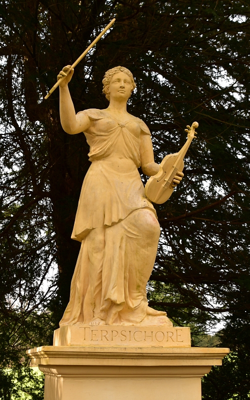 Terpsichore Statue Beside the Doric Arch in Stowe Gardens © essentially-england.com