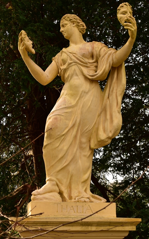 Thalia Statue Beside the Doric Arch in Stowe Gardens © essentially-england.com