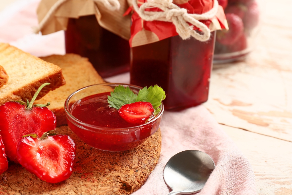 Strawberry Jam © pixelshot | canva.com