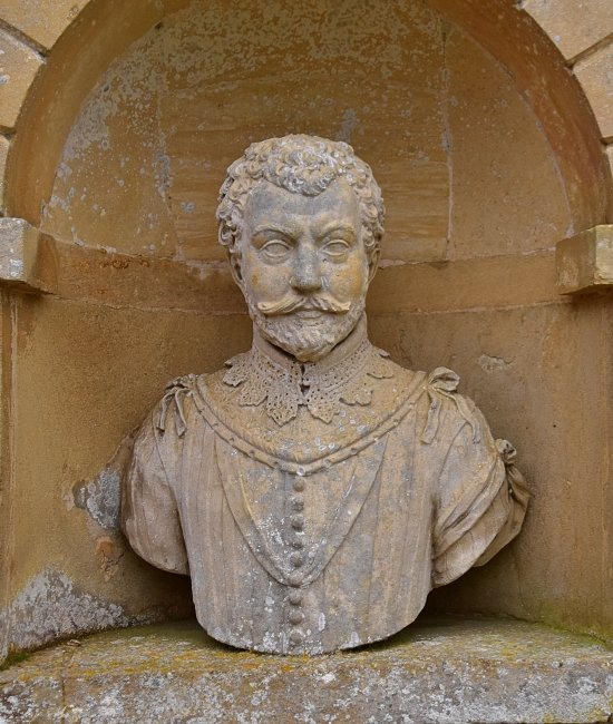 Sir Francis Drake in the Temple of British Worthies © essentially-england.com