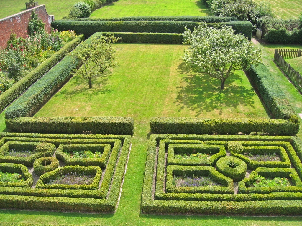 View over the Gardens of Boscobel House © essentially-england.com