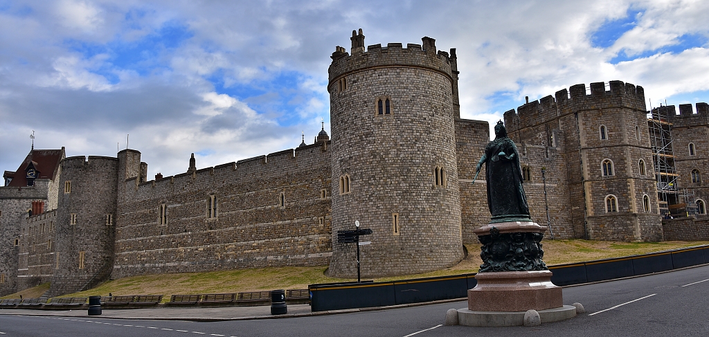 The Queen Victoria Statue Outside Windsor Castle © essentially-england.com