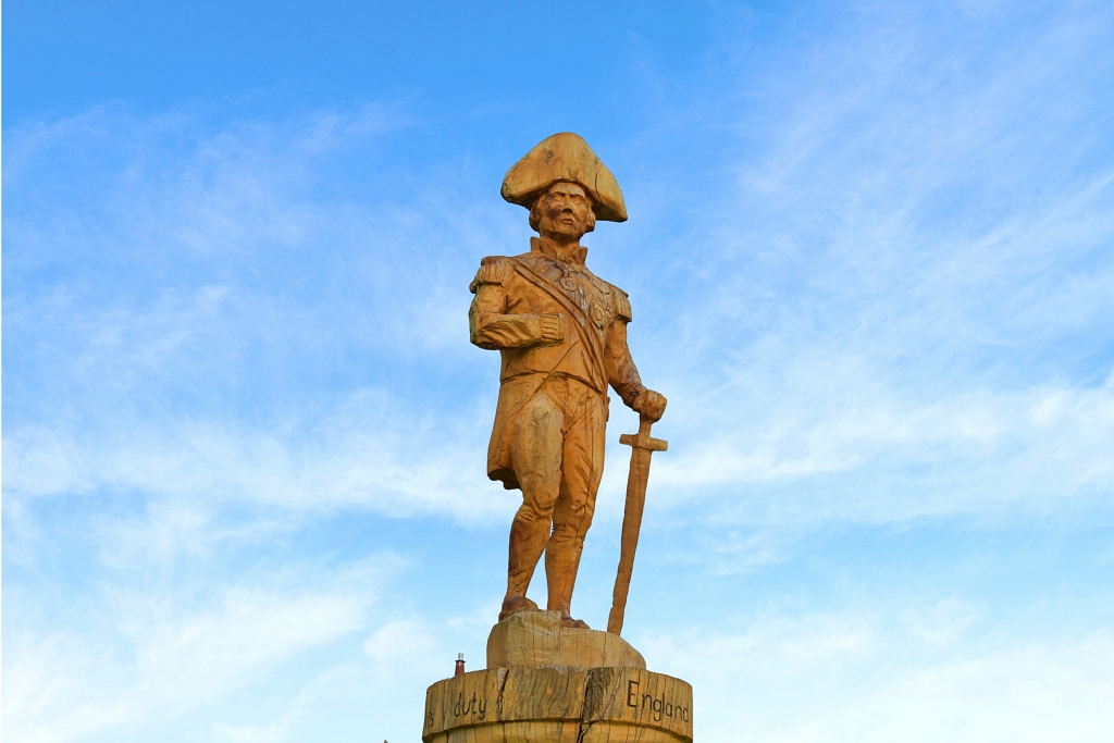 Wooden Nelson Column in Burnham Thorpe © essentially-england.com